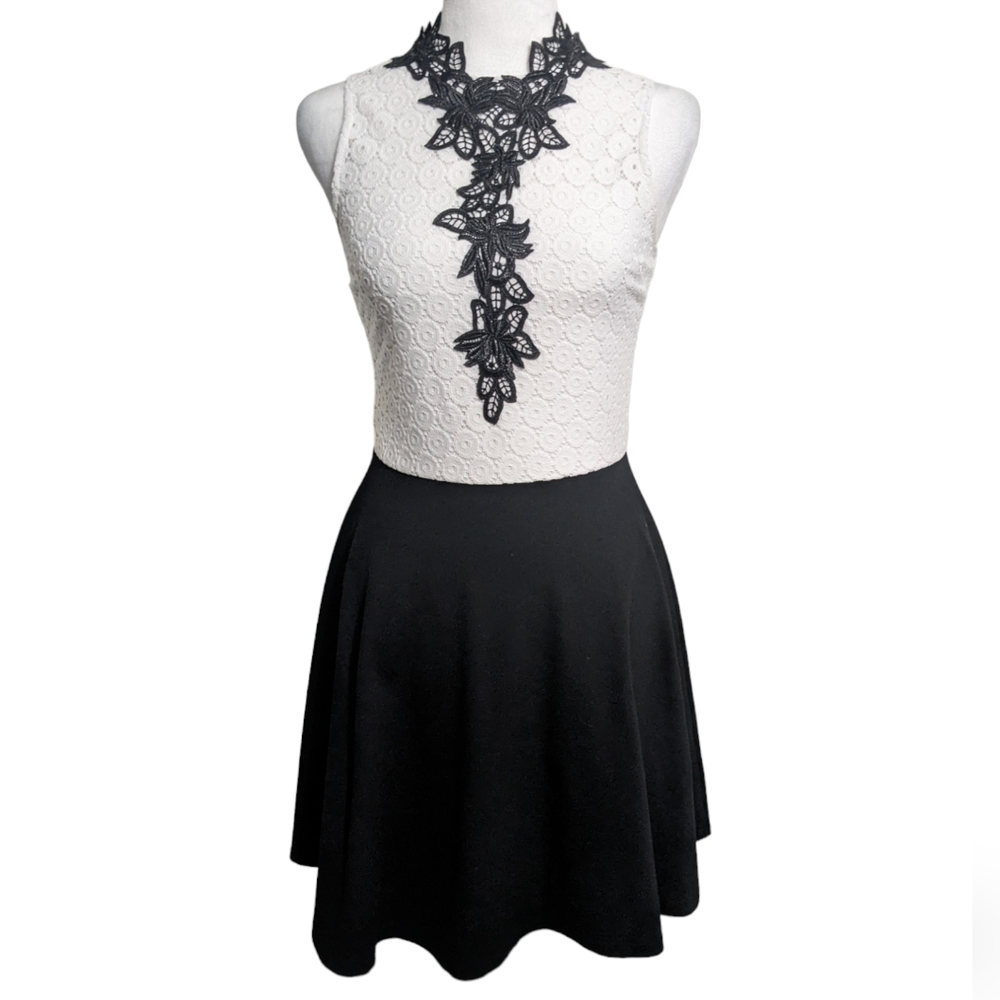 Aqua MINI dress size xs color white and black